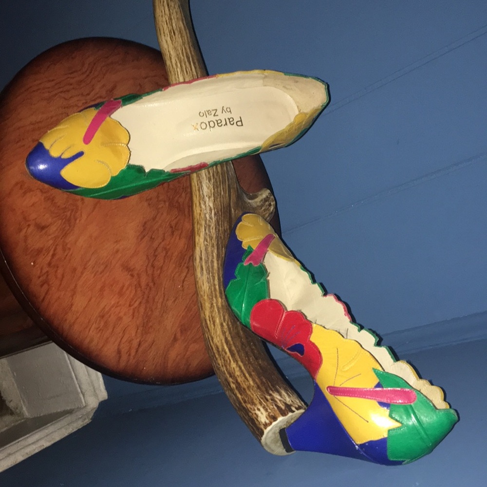 Shoe - Picture 2 of 4